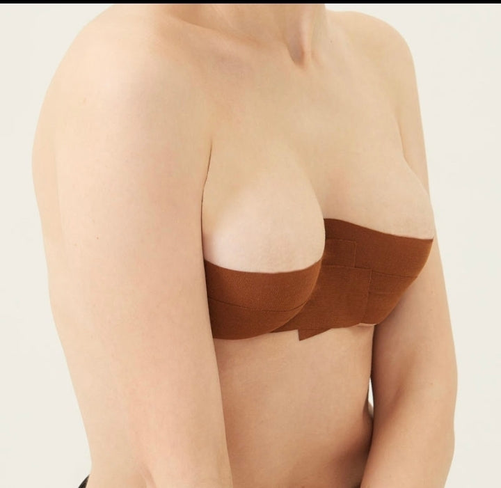 Bande adhésive pour poitrine